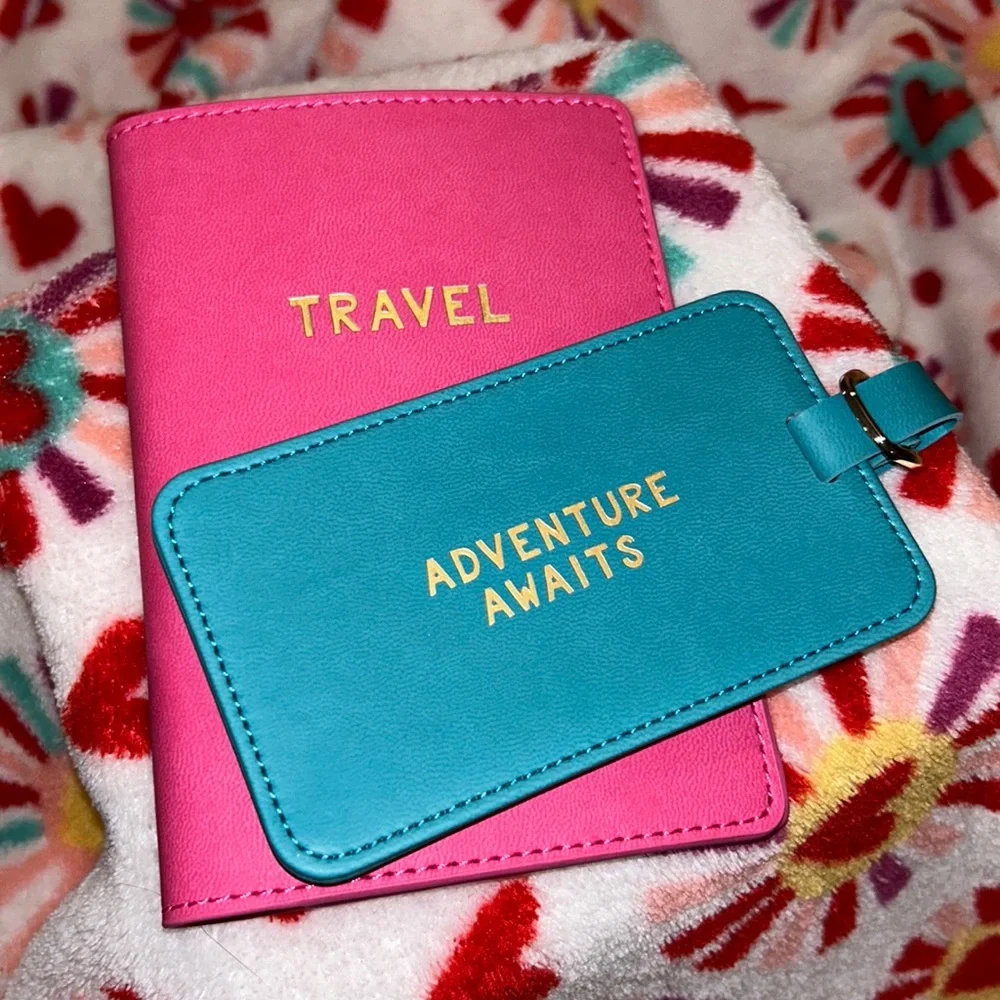 Passport holder and luggage tag set - Picture 1 of 3